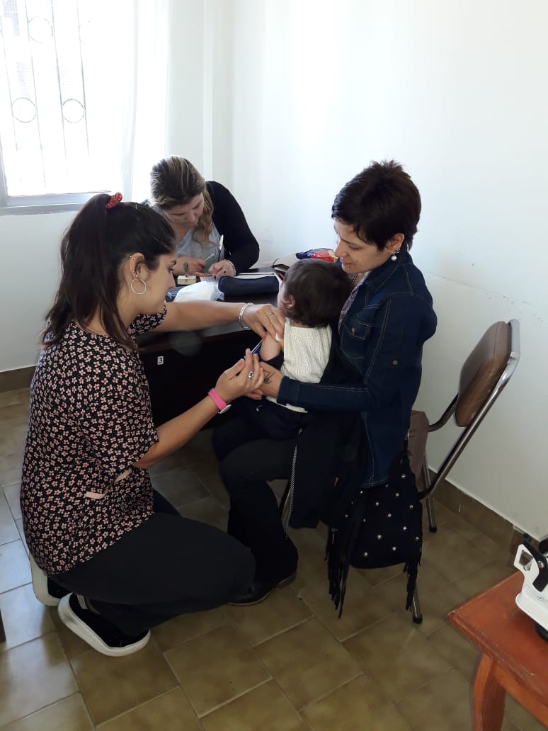 Ms de 260 nios se vacunaron contra el sarampin y la rubeola