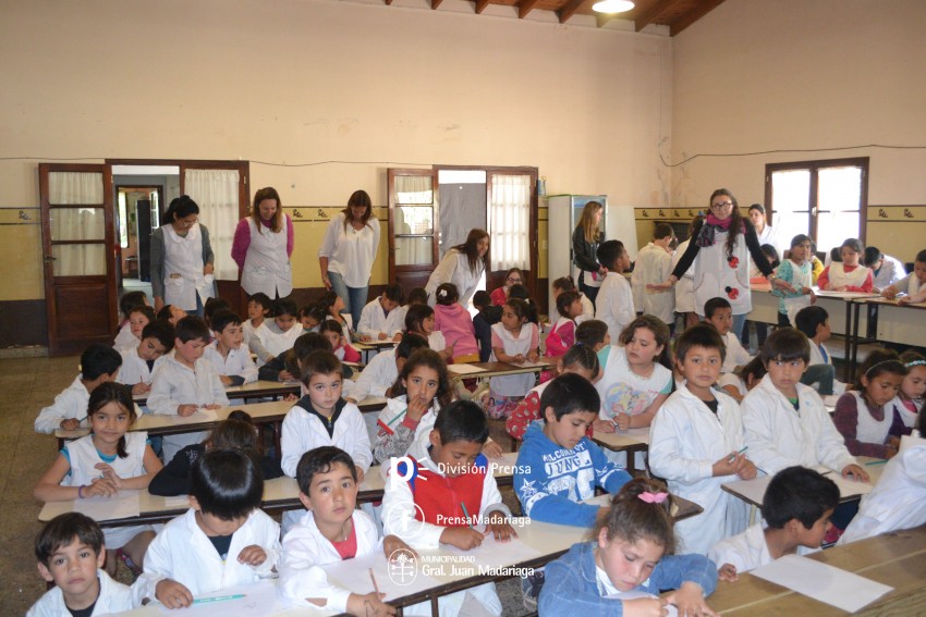 Gasparini llev a cabo una jornada de pintura y tradicin en la Escuel