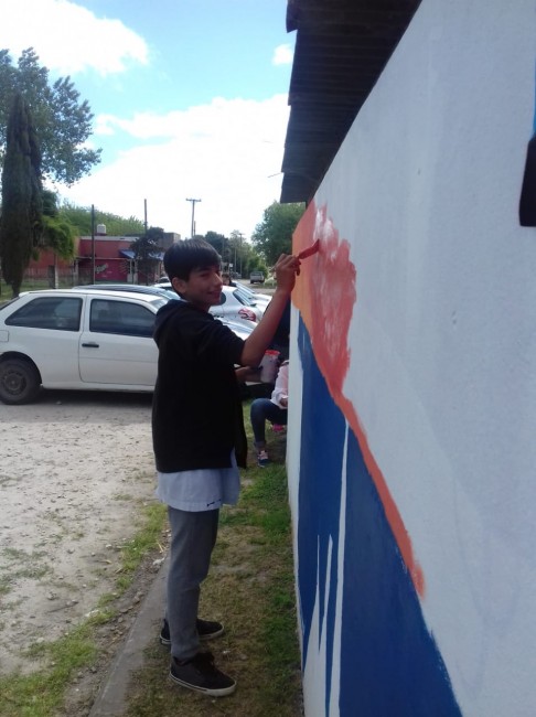 Sigue la decoraci�n de garitas: Los j�venes eligieron estampas de la r