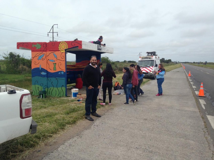 Sigue la decoraci�n de garitas: Los j�venes eligieron estampas de la r