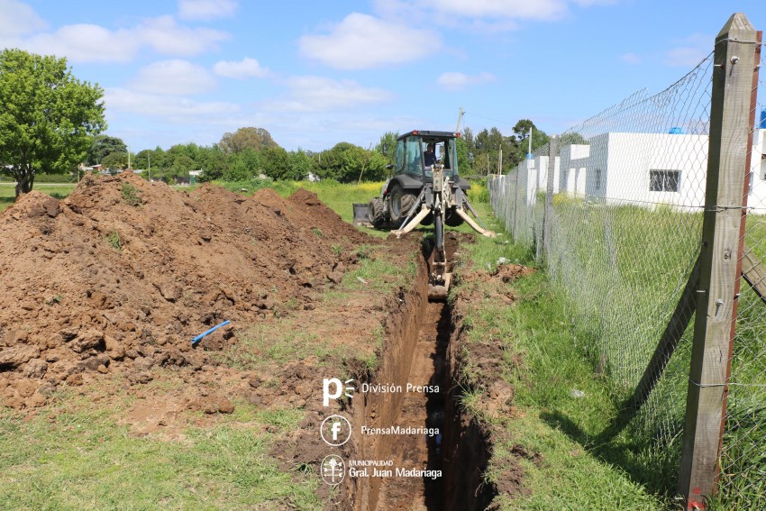 Comenzaron los trabajos para dotar de servicios a las 20 viviendas del