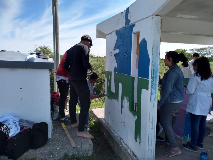 Nueva jornada de pintura a cargo de alumnos