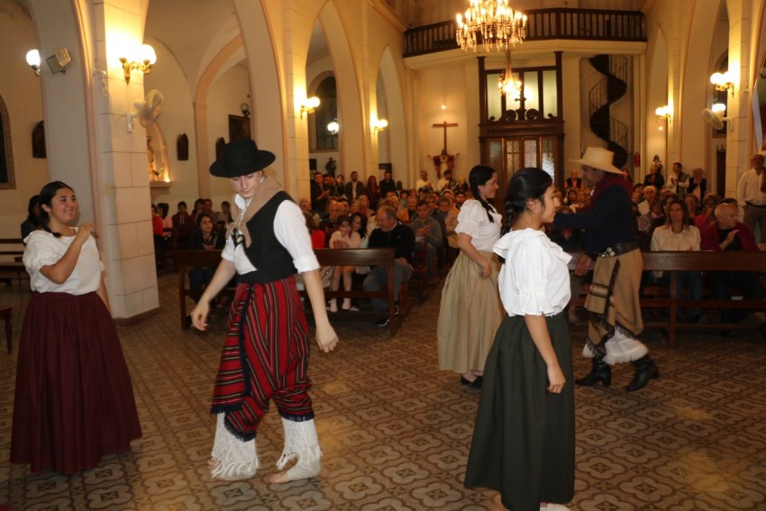 El Coro Municipal festej su medio siglo de vida con una noche cargada