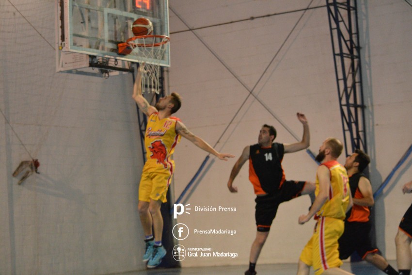 Se jug la primera semifinal de la Copa de Oro