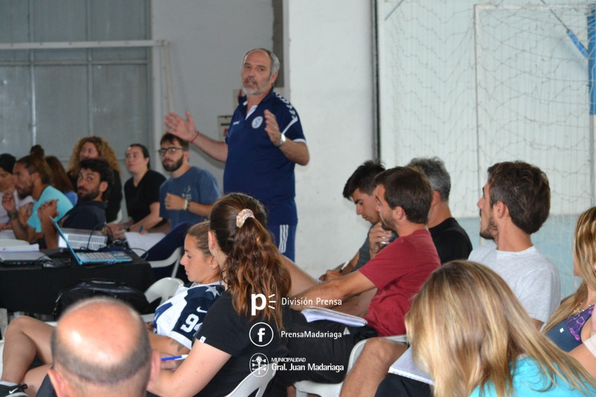Inici la capacitacin deportiva de handball