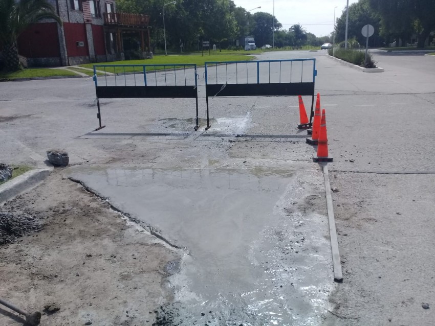 Repararon un bache en el asfalto en Saavedra y el Tala
