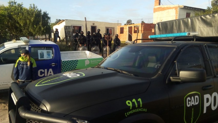 Allanamiento en Villa Gesell por un robo perpetrado en el Frente de Ru