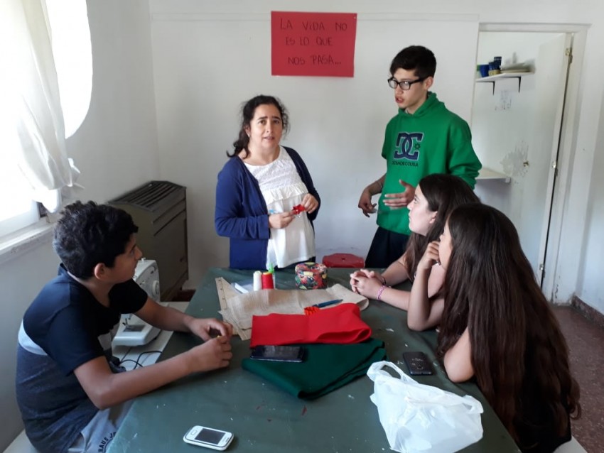 Los integrantes de la Casa Adolescente cerraron el año con profesores,