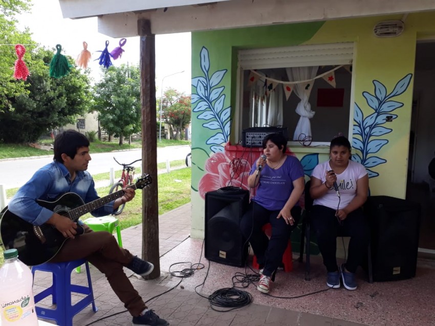 Los integrantes de la Casa Adolescente cerraron el ao con profesores,