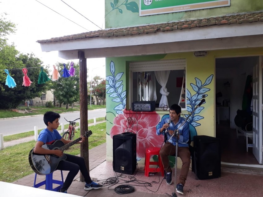 Los integrantes de la Casa Adolescente cerraron el año con profesores,