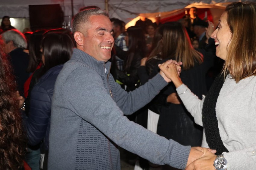 La noche de fogones convoc a multitudes en distintos puntos de la ciu