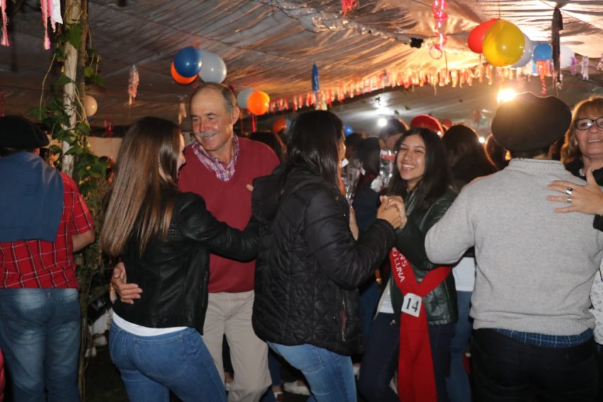 La noche de fogones convoc a multitudes en distintos puntos de la ciu