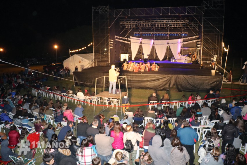Las postulantes se lucieron con los vestidos de Buenas Mozas