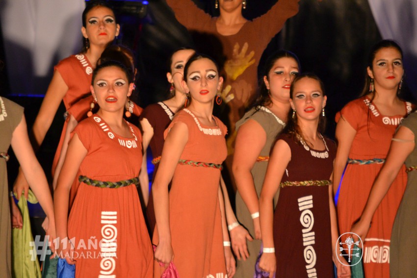 Las postulantes se lucieron con los vestidos de Buenas Mozas