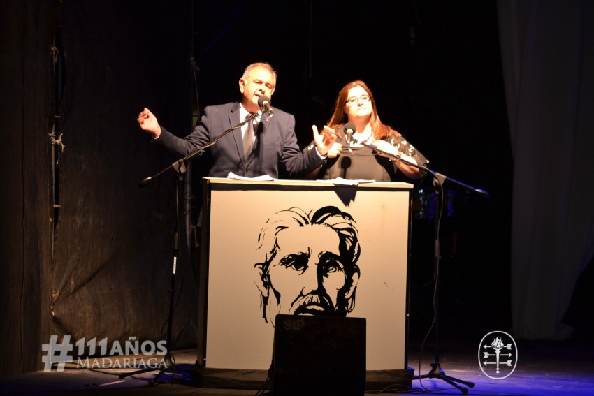 Las postulantes se lucieron con los vestidos de Buenas Mozas