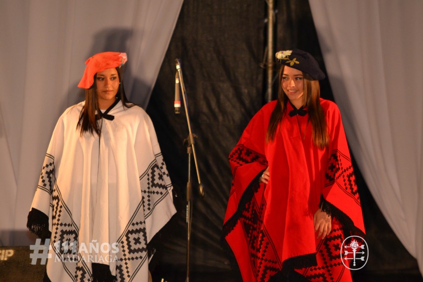 Las postulantes se lucieron con los vestidos de Buenas Mozas