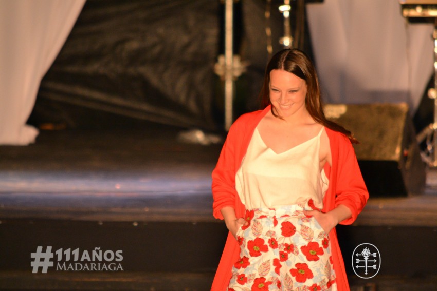 Las postulantes se lucieron con los vestidos de Buenas Mozas