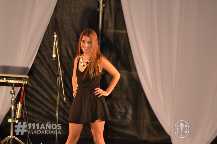 Las postulantes se lucieron con los vestidos de Buenas Mozas