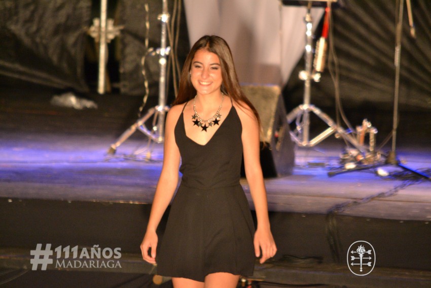 Las postulantes se lucieron con los vestidos de Buenas Mozas