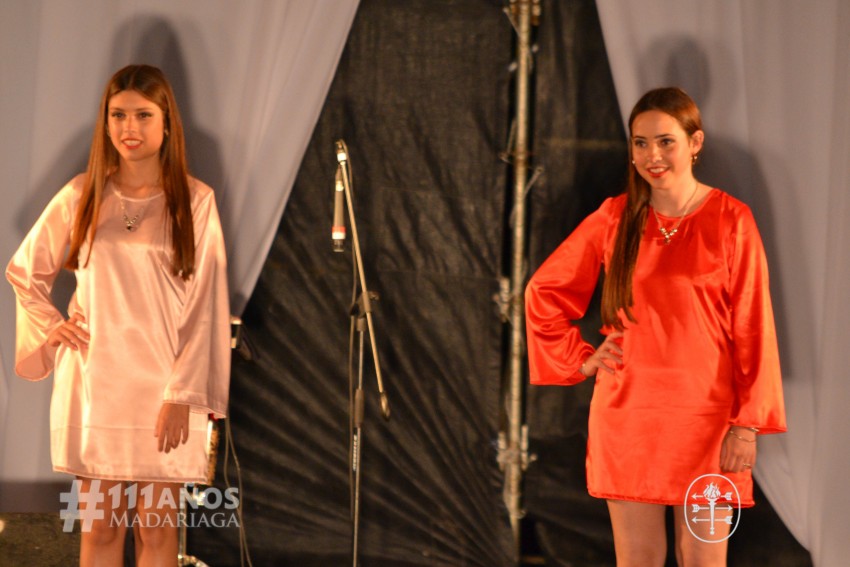 Las postulantes se lucieron con los vestidos de Buenas Mozas