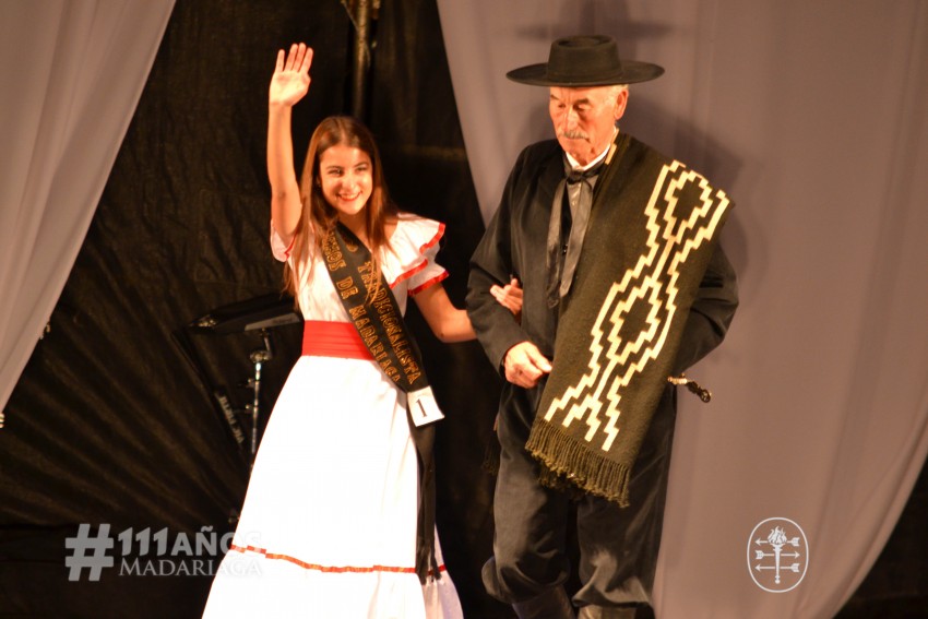 Las postulantes se lucieron con los vestidos de Buenas Mozas