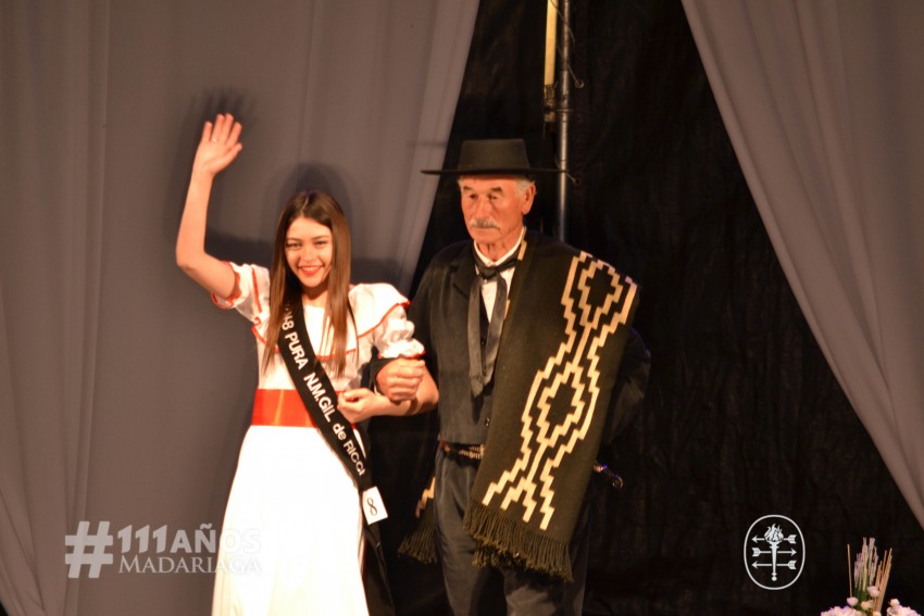 Las postulantes se lucieron con los vestidos de Buenas Mozas