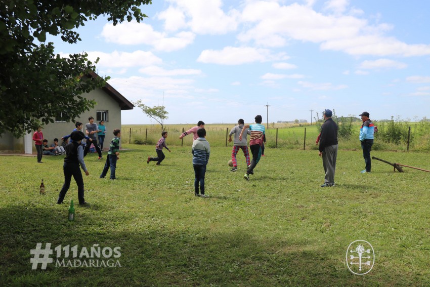 Los chicos de Macedo festejaron el cierre anual de la Escuelita de ft