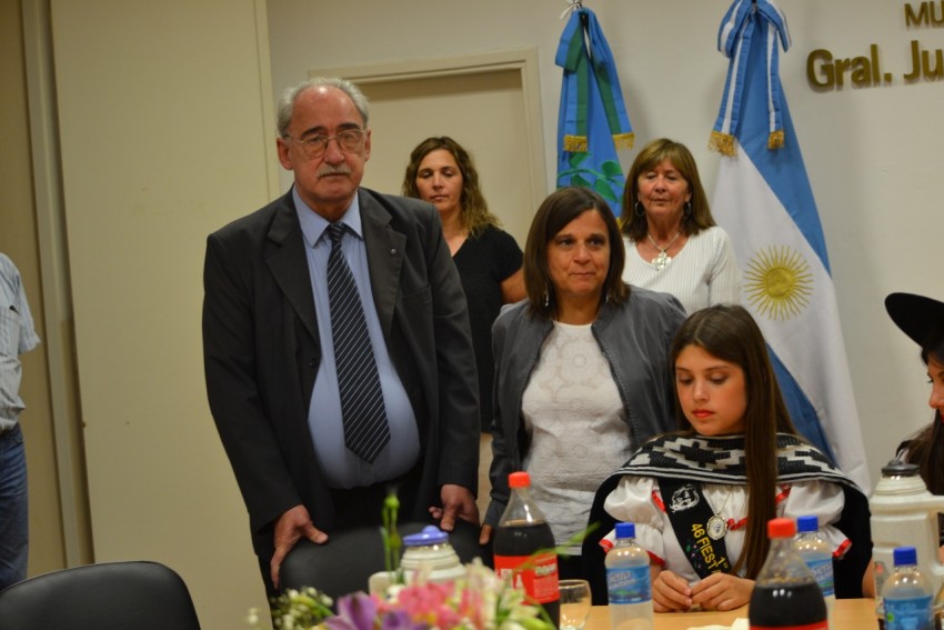 Las reinas invitadas visitaron el Palacio Municipal