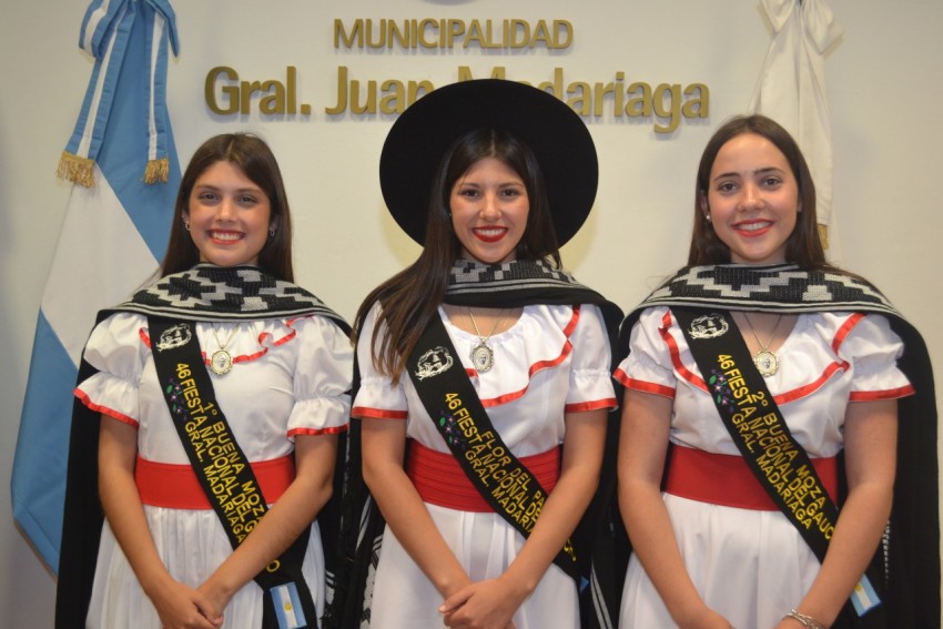 Las reinas invitadas visitaron el Palacio Municipal