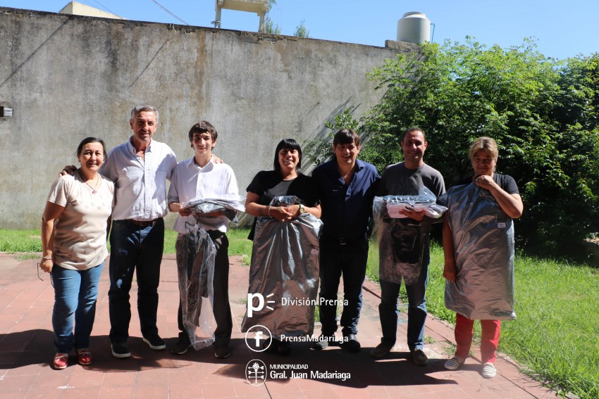 Entregaron uniformes a todos los empleados administrativos del municip