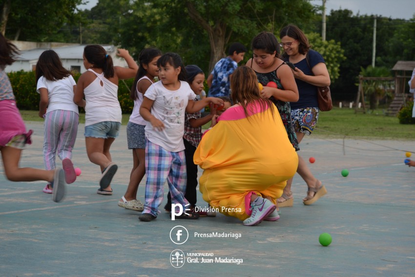 Con excelente convocatoria iniciaron las Tardecitas Culturales