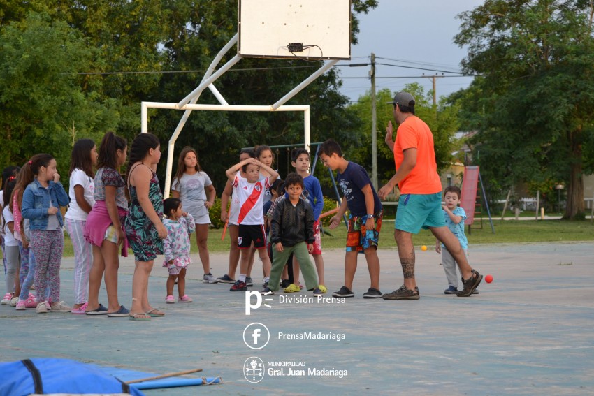 Con excelente convocatoria iniciaron las Tardecitas Culturales
