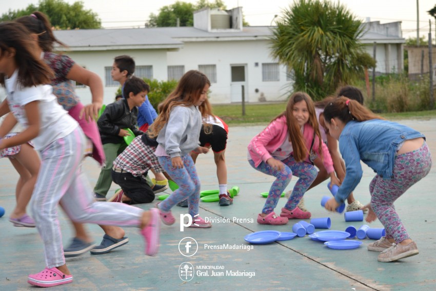 Con excelente convocatoria iniciaron las Tardecitas Culturales