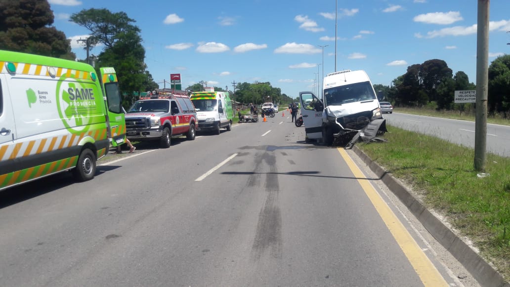 Choque por alcance provoca corte total en la Autov�a Madariaga � Pinam