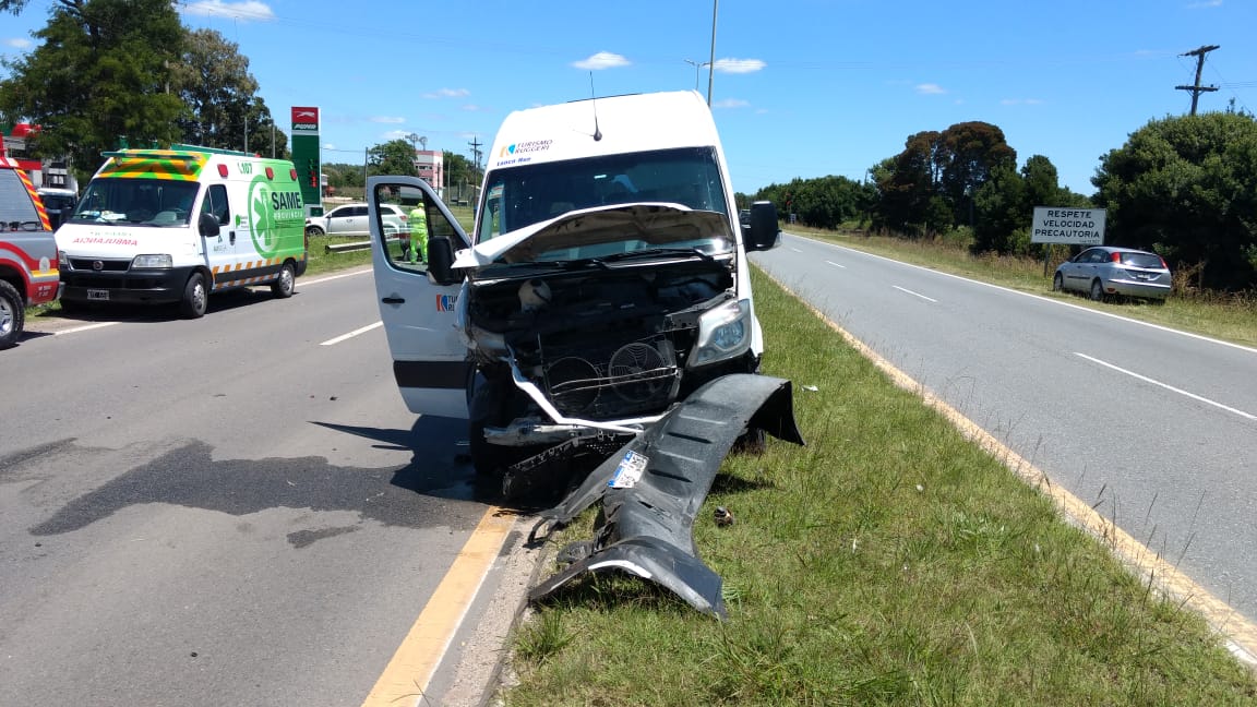 Choque por alcance provoca corte total en la Autov�a Madariaga � Pinam