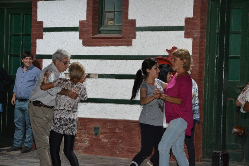 El 2x4 brill en las tardecitas Culturales de este sbado