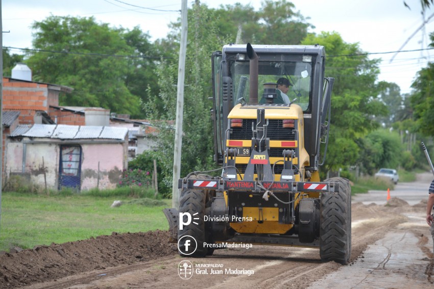 Continan con las tareas de cordn cuneta en el barrio Quintanilla