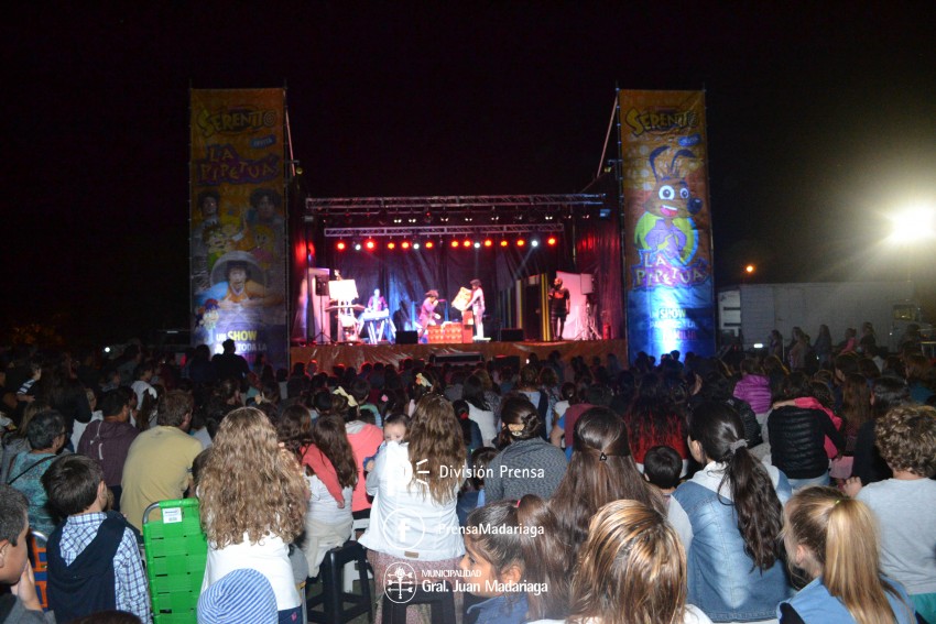 La Pipetu deslumbr con su espectculo en el Predio de la Estacin y 
