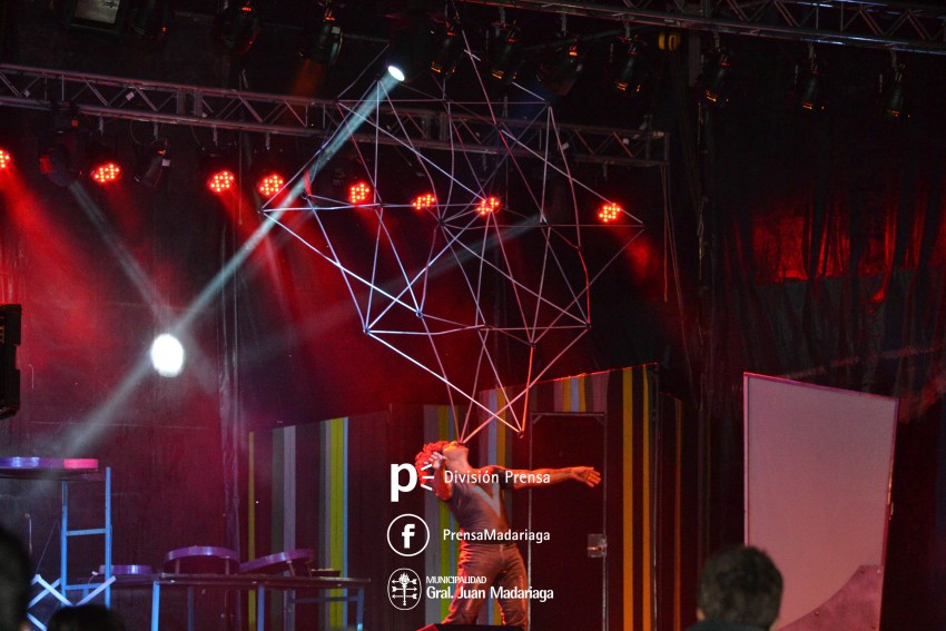 La Pipetu deslumbr con su espectculo en el Predio de la Estacin y 