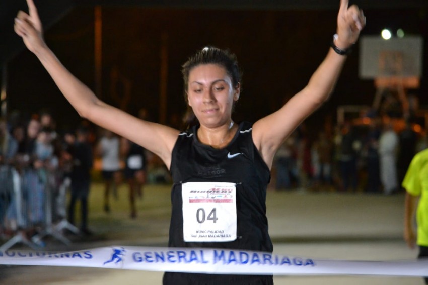 Luis Molina y Micaela Levaggi marcaron el camino en las 5 Millas Noctu