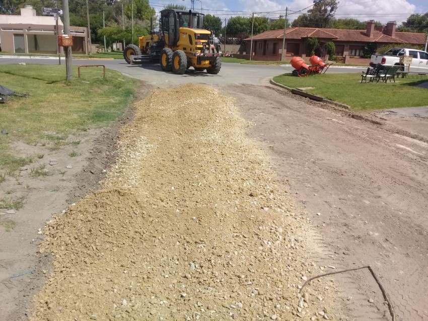 Continúan la limpieza de canales y la mejora de calles