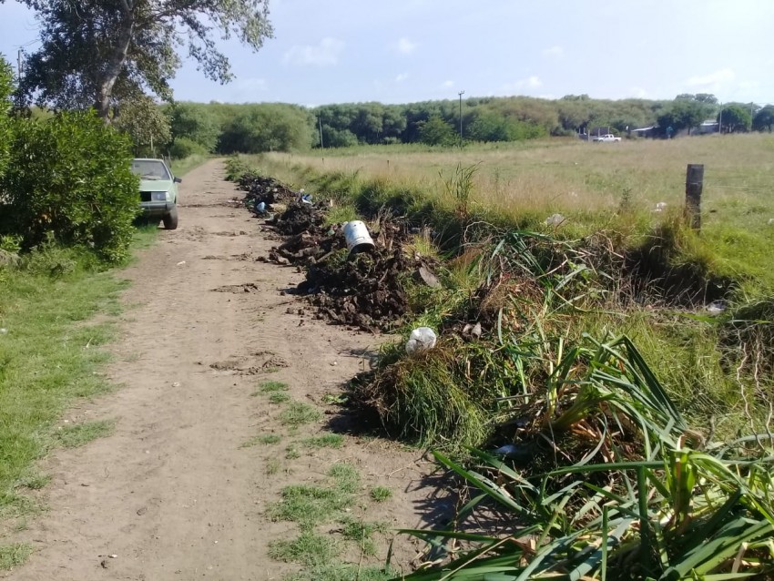 Continúan la limpieza de canales y la mejora de calles