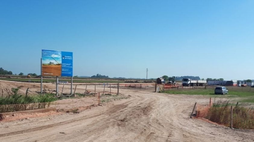 Santoro recorri la obra del gasoducto en Las Armas