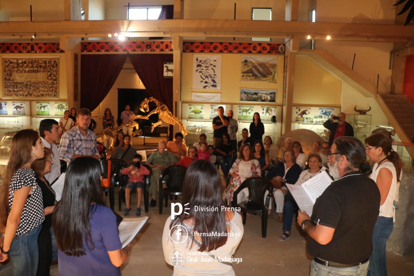 El coro municipal pas por el Tuy Mapu