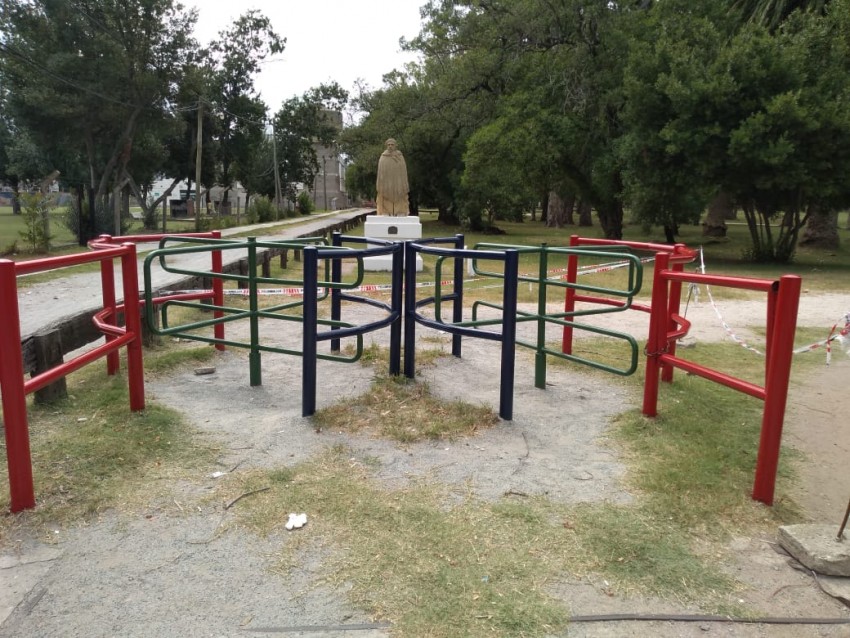 Iniciaron las tareas de mantenimiento y pintura en el Parque Anchorena