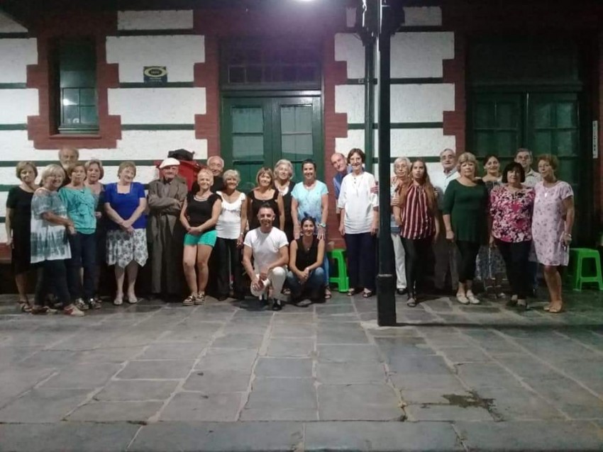 El tango de las Tardecitas Culturales tuvo su cierre en el andn de la