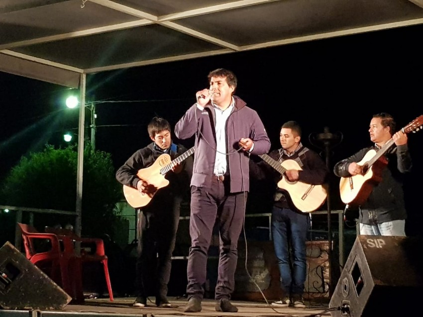 Rubn Carrizo y Brisa Vegas se suman a la final de Folclore en los Bar