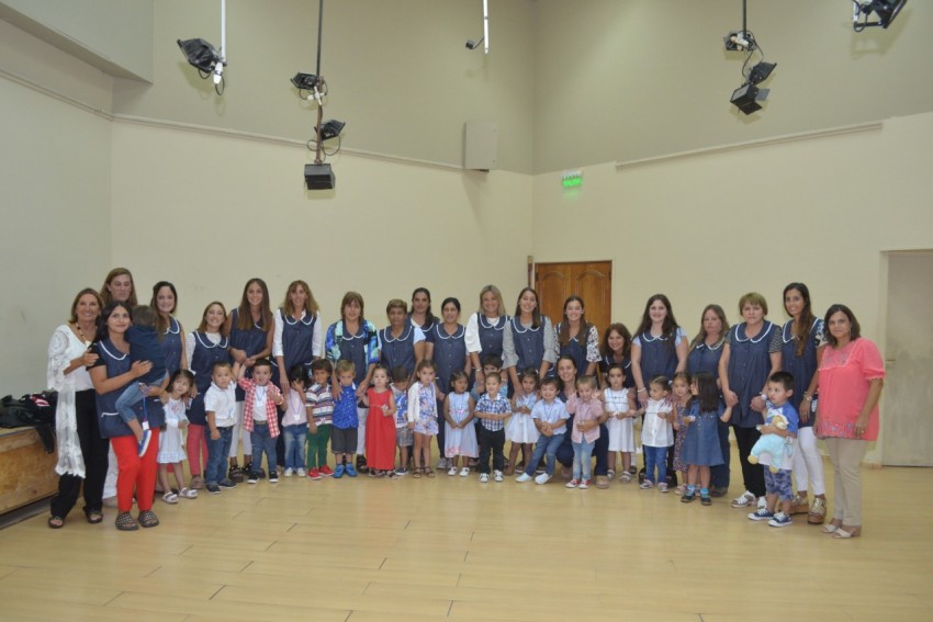 Egresaron los alumnos del maternal 