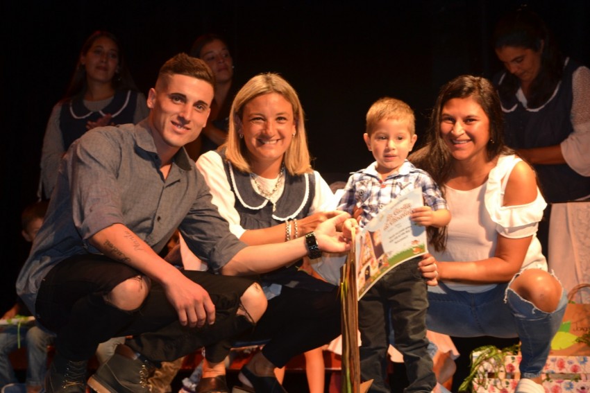 Egresaron los alumnos del maternal 