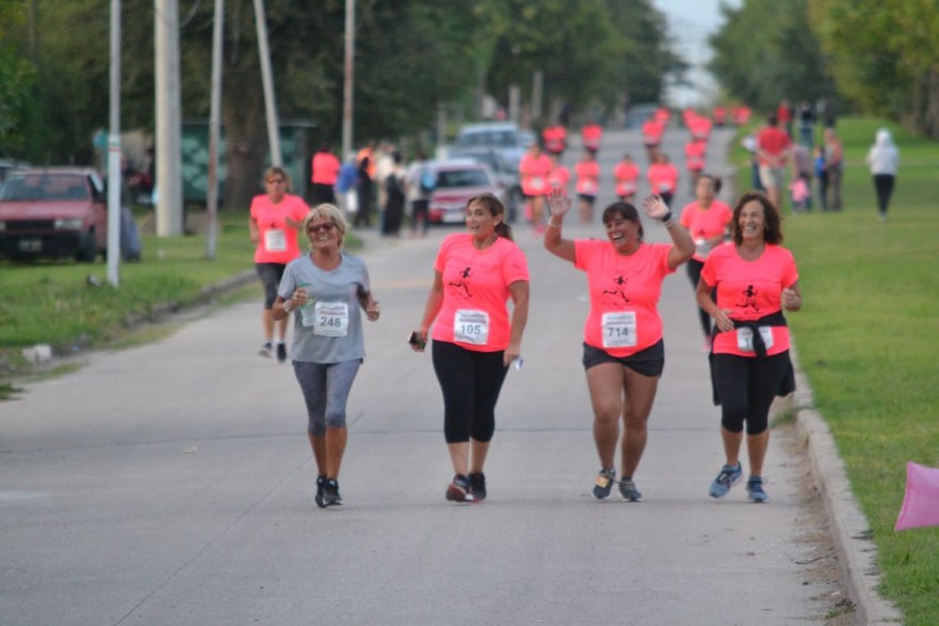 La Carrera de la Mujer tuvo su pico de participaci�n y m�s de 300 corr